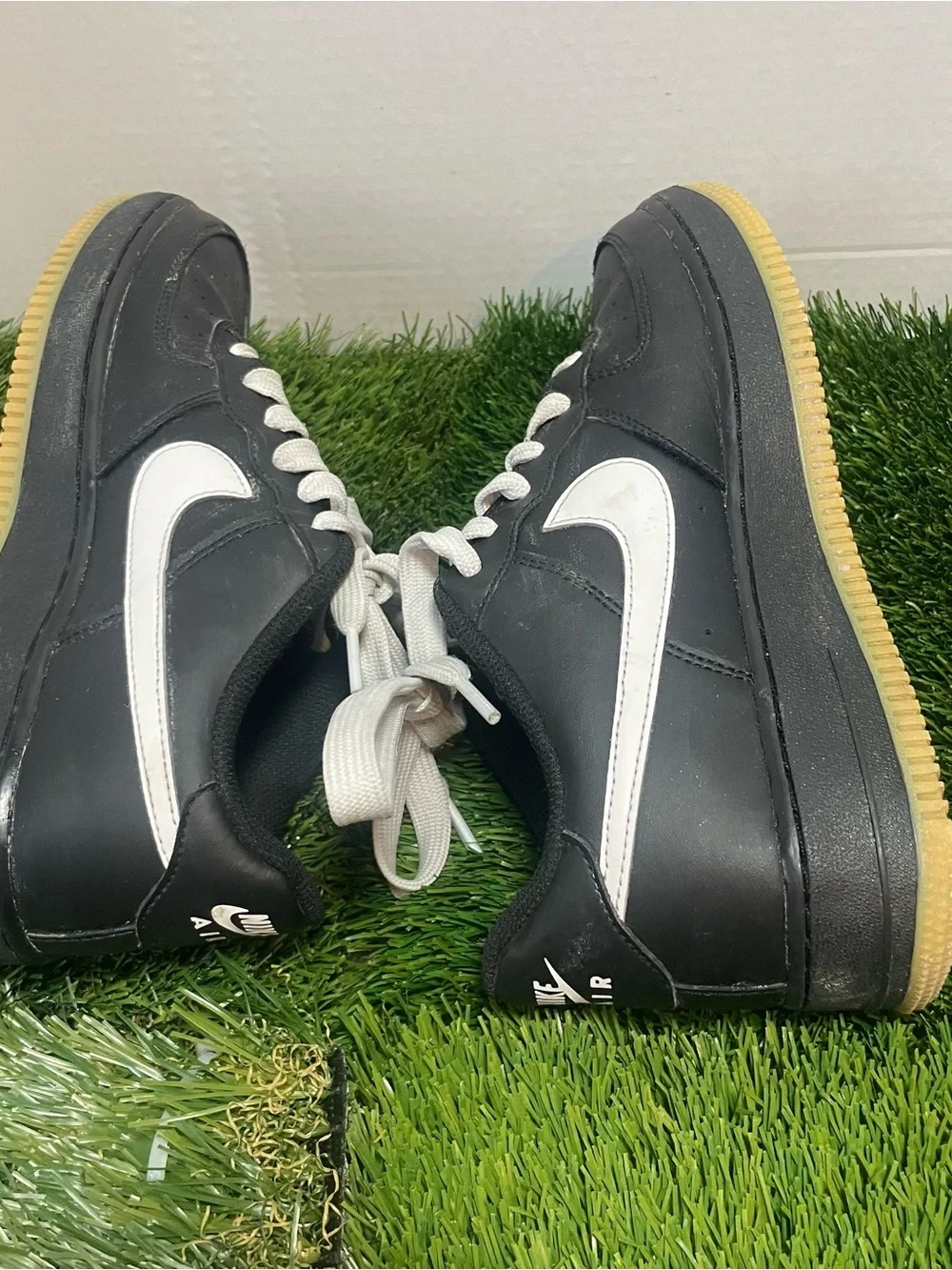 Nike black sneakers
